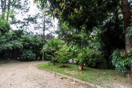 Casa à venda com 730m², 4 quartos e 6 vagas Casa à venda com 730m², 4 quartos e 6 vagasGaragem