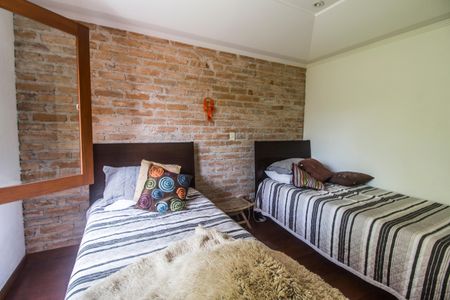 Casa à venda com 730m², 4 quartos e 6 vagas Casa à venda com 730m², 4 quartos e 6 vagasVaranda