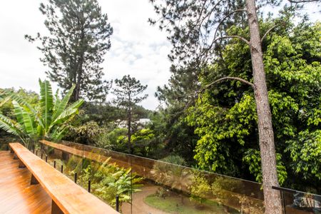 Casa à venda com 730m², 4 quartos e 6 vagas Casa à venda com 730m², 4 quartos e 6 vagasQuintal