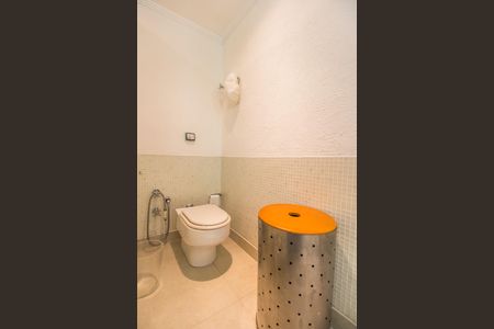 Casa à venda com 730m², 4 quartos e 6 vagas Casa à venda com 730m², 4 quartos e 6 vagasCloset da suíte