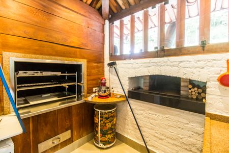 Casa à venda com 730m², 4 quartos e 6 vagas Casa à venda com 730m², 4 quartos e 6 vagasÁrea gourmet