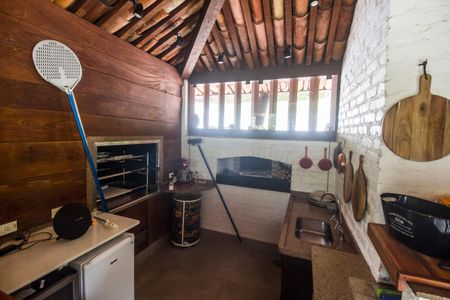 Casa à venda com 730m², 4 quartos e 6 vagas Casa à venda com 730m², 4 quartos e 6 vagasÁrea gourmet