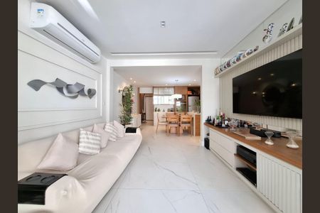 Apartamento à venda com 130m², 3 quartos e sem vaga Apartamento à venda com 130m², 3 quartos e sem vagaSala