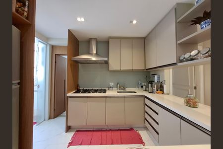 Apartamento à venda com 130m², 3 quartos e sem vaga Apartamento à venda com 130m², 3 quartos e sem vagaCozinha