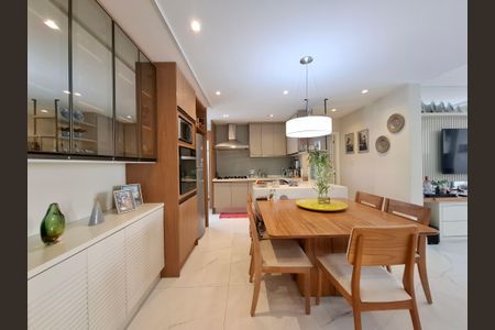 Apartamento à venda com 130m², 3 quartos e sem vaga Apartamento à venda com 130m², 3 quartos e sem vagaCozinha