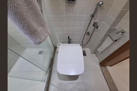 Apartamento à venda com 130m², 3 quartos e sem vaga Apartamento à venda com 130m², 3 quartos e sem vagaBanheiro de serviço