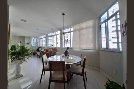 Apartamento à venda com 130m², 3 quartos e sem vaga Apartamento à venda com 130m², 3 quartos e sem vagaVaranda