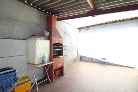 Casa à venda com 150m², 3 quartos e 1 vagaÁrea de Serviço