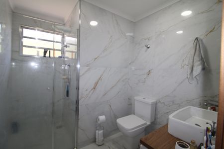 Casa à venda com 150m², 3 quartos e 1 vagaBanheiro 2