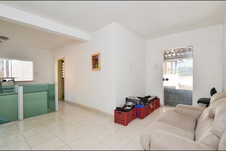 Casa à venda com 445m², 4 quartos e 3 vagas Casa à venda com 445m², 4 quartos e 3 vagasSala 2 Pavimento