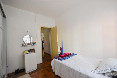 Casa à venda com 445m², 4 quartos e 3 vagas Casa à venda com 445m², 4 quartos e 3 vagasQuarto 1