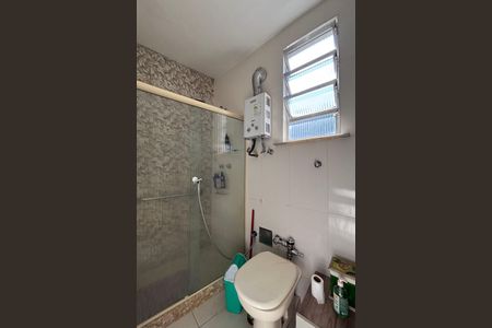 Apartamento à venda com 90m², 2 quartos e sem vaga Apartamento à venda com 90m², 2 quartos e sem vagaBanheiro social