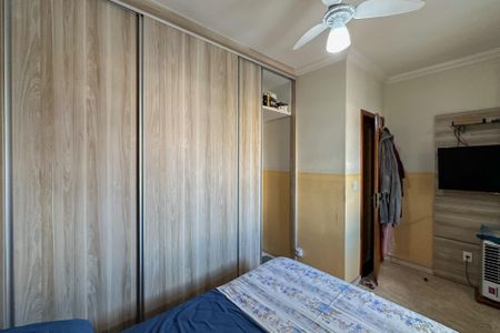 Apartamento à venda com 198m², 4 quartos e 2 vagas Apartamento à venda com 198m², 4 quartos e 2 vagas Suíte