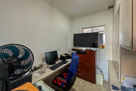 Apartamento à venda com 198m², 4 quartos e 2 vagas Apartamento à venda com 198m², 4 quartos e 2 vagasQuarto 1