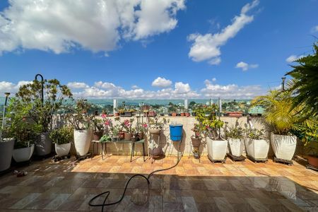 Apartamento à venda com 198m², 4 quartos e 2 vagas Apartamento à venda com 198m², 4 quartos e 2 vagasCobertura