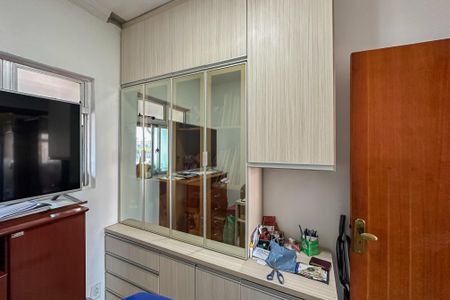 Apartamento à venda com 198m², 4 quartos e 2 vagas Apartamento à venda com 198m², 4 quartos e 2 vagasQuarto 1