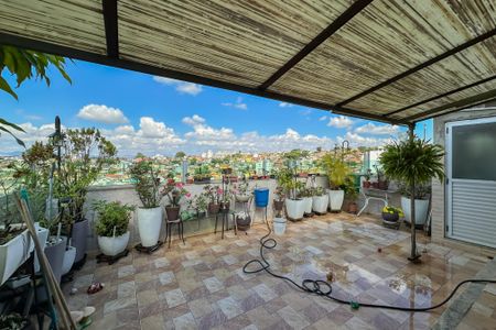 Apartamento à venda com 198m², 4 quartos e 2 vagas Apartamento à venda com 198m², 4 quartos e 2 vagasCobertura