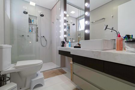 Apartamento à venda com 117m², 3 quartos e 4 vagasBanheiro da suíte