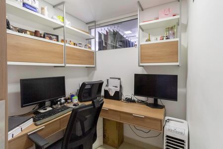 Apartamento à venda com 117m², 3 quartos e 4 vagasEscritório