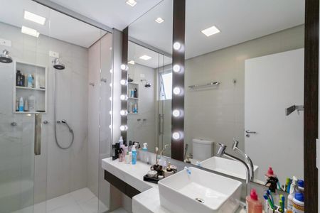 Apartamento à venda com 117m², 3 quartos e 4 vagasBanheiro da suíte