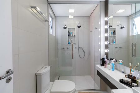 Apartamento à venda com 117m², 3 quartos e 4 vagasBanheiro da suíte