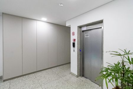 Apartamento à venda com 117m², 3 quartos e 4 vagasHall social