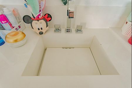 Casa de condomínio para alugar com 320m², 3 quartos e 4 vagas Casa de condomínio para alugar com 320m², 3 quartos e 4 vagasBanheiro da Suíte 1