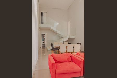 Casa de condomínio para alugar com 320m², 3 quartos e 4 vagas Casa de condomínio para alugar com 320m², 3 quartos e 4 vagasSala