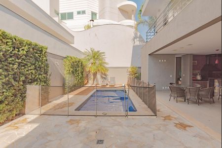 Casa de condomínio para alugar com 320m², 3 quartos e 4 vagas Casa de condomínio para alugar com 320m², 3 quartos e 4 vagasPiscina