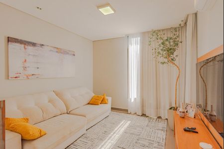 Casa de condomínio para alugar com 320m², 3 quartos e 4 vagas Casa de condomínio para alugar com 320m², 3 quartos e 4 vagasSala de TV