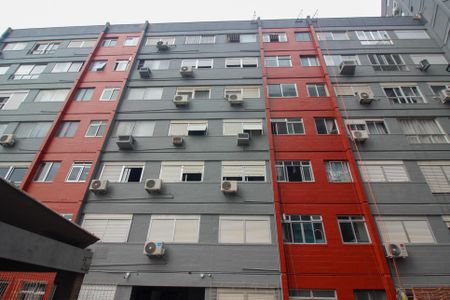 Apartamento à venda com 44m², 1 quarto e sem vaga Apartamento à venda com 44m², 1 quarto e sem vagaFachada do bloco