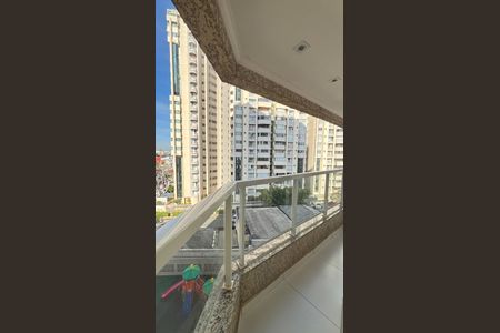 Apartamento à venda com 61m², 2 quartos e 1 vaga Apartamento à venda com 61m², 2 quartos e 1 vagaSala - Varanda