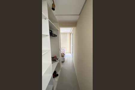 Apartamento à venda com 61m², 2 quartos e 1 vaga Apartamento à venda com 61m², 2 quartos e 1 vagaQuarto 1 Closet