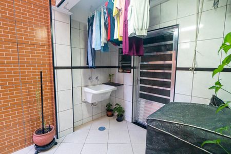 Casa à venda com 166m², 3 quartos e 2 vagasLavanderia