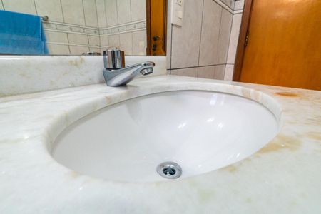 Casa à venda com 166m², 3 quartos e 2 vagasBanheiro Social Detalhe