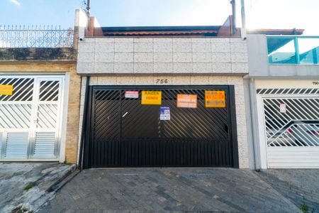 Casa à venda com 166m², 3 quartos e 2 vagasFachada