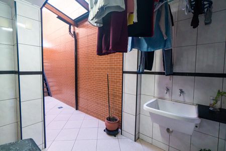 Casa à venda com 166m², 3 quartos e 2 vagasLavanderia