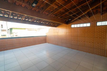 Casa à venda com 166m², 3 quartos e 2 vagasVaranda