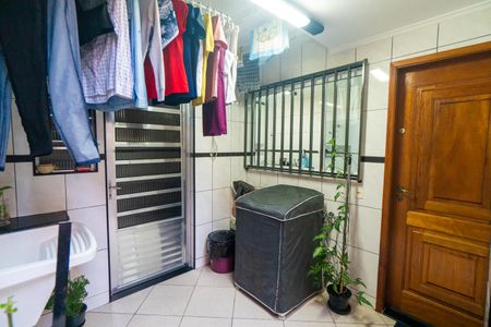 Casa à venda com 166m², 3 quartos e 2 vagasLavanderia