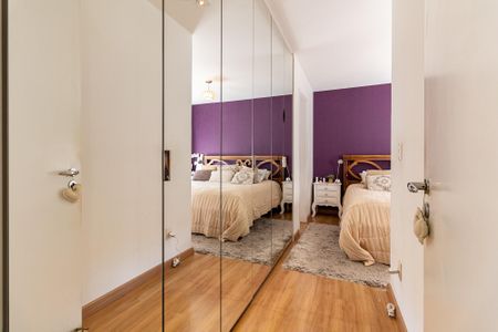 Casa de condomínio à venda com 240m², 3 quartos e 3 vagas Casa de condomínio à venda com 240m², 3 quartos e 3 vagasSuíte 1