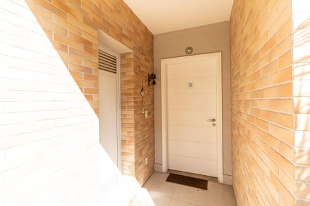 Casa de condomínio à venda com 240m², 3 quartos e 3 vagas Casa de condomínio à venda com 240m², 3 quartos e 3 vagasÁrea Comum