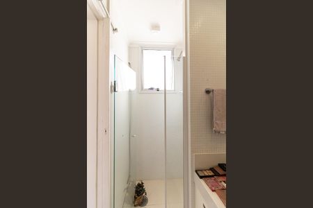 Casa de condomínio à venda com 240m², 3 quartos e 3 vagas Casa de condomínio à venda com 240m², 3 quartos e 3 vagasBanheiro da Suíte 1