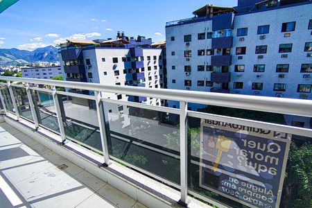 Apartamento à venda com 188m², 4 quartos e 2 vagas Apartamento à venda com 188m², 4 quartos e 2 vagasSala - varanda