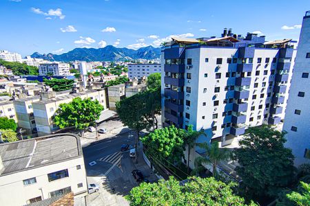 Apartamento à venda com 188m², 4 quartos e 2 vagas Apartamento à venda com 188m², 4 quartos e 2 vagasSala - varanda