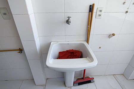 Apartamento à venda com 188m², 4 quartos e 2 vagas Apartamento à venda com 188m², 4 quartos e 2 vagasCozinha e Área de Serviço