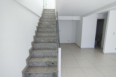 Apartamento à venda com 188m², 4 quartos e 2 vagas Apartamento à venda com 188m², 4 quartos e 2 vagasSala