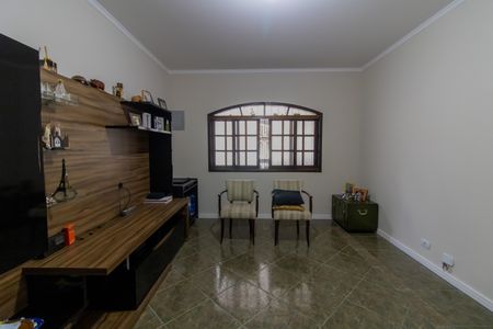 Casa à venda com 212m², 4 quartos e 2 vagas Casa à venda com 212m², 4 quartos e 2 vagasSala