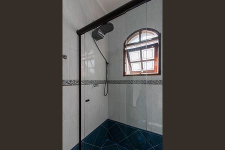 Casa à venda com 212m², 4 quartos e 2 vagas Casa à venda com 212m², 4 quartos e 2 vagasBanheiro