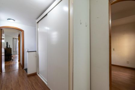 Casa à venda com 145m², 3 quartos e 2 vagas Casa à venda com 145m², 3 quartos e 2 vagasCorredor
