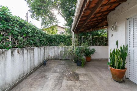 Casa à venda com 145m², 3 quartos e 2 vagas Casa à venda com 145m², 3 quartos e 2 vagasVaranda da Suíte 1